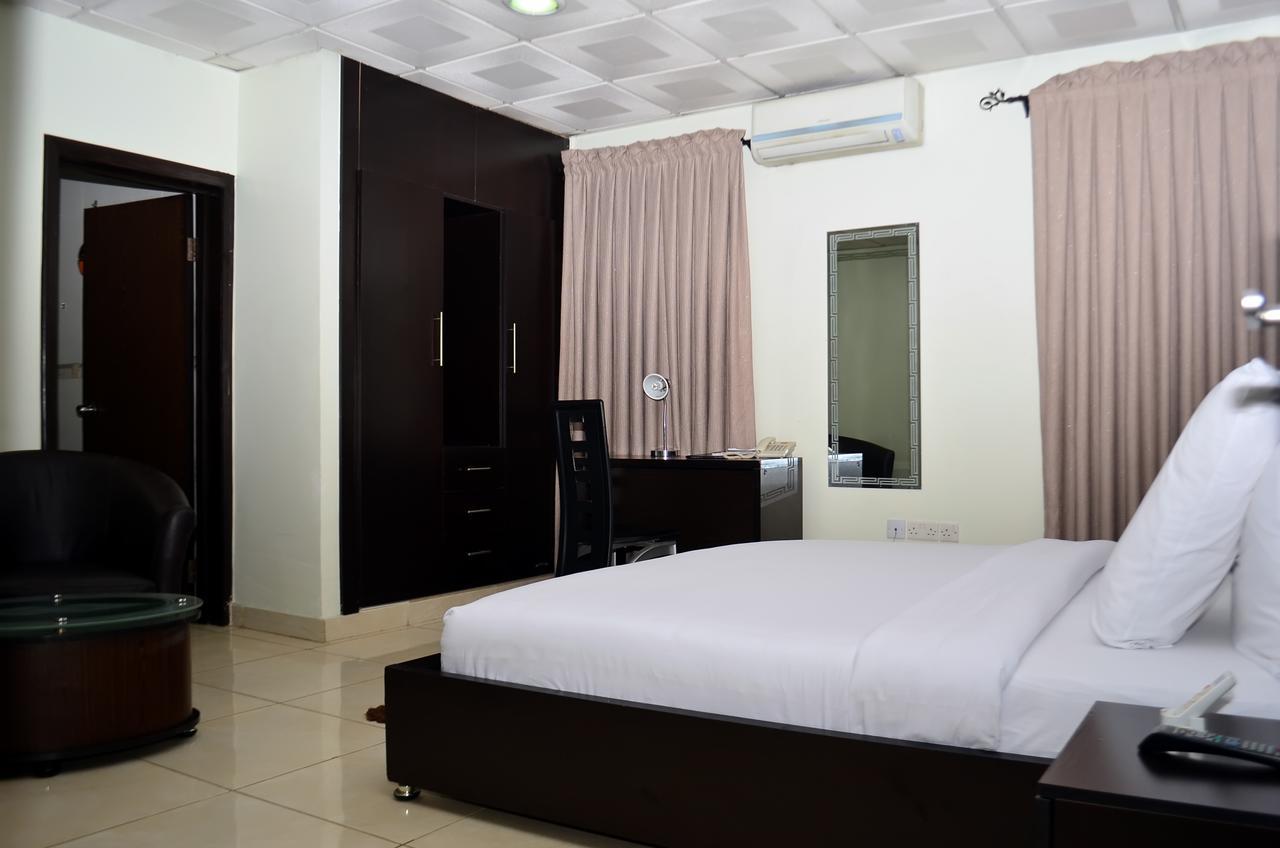 De Rigg Place - Alaka Estate, Surulere Лагос Екстериор снимка