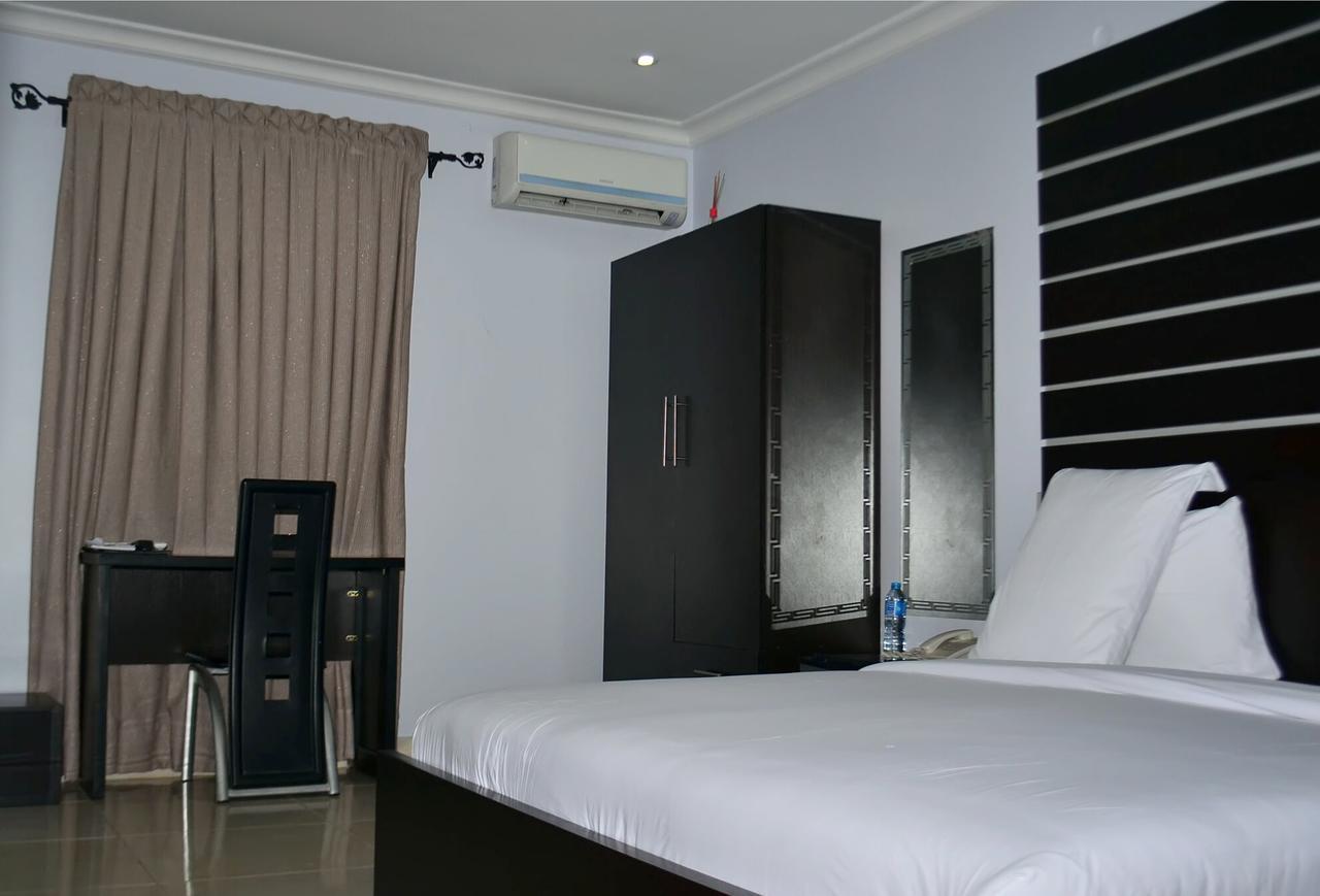 De Rigg Place - Alaka Estate, Surulere Лагос Екстериор снимка