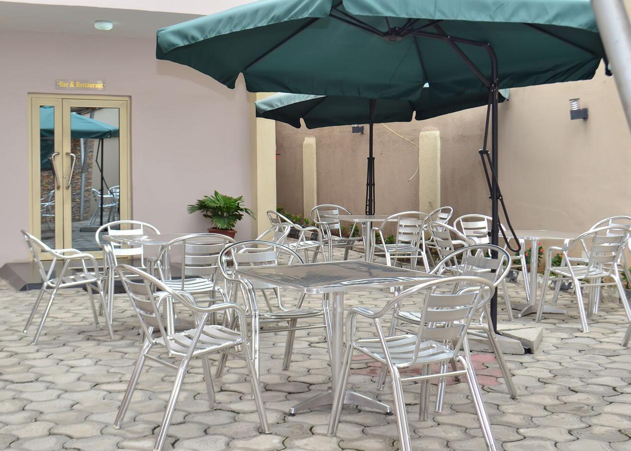 De Rigg Place - Alaka Estate, Surulere Лагос Екстериор снимка